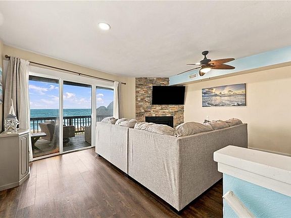 3rd image of 2545 Seaview Ave