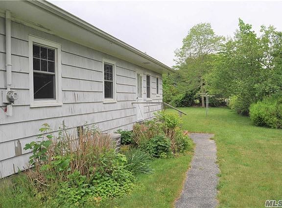 2nd image of 15 N Bay Ave