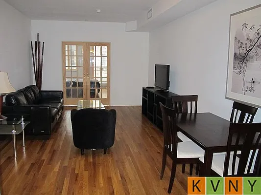 Rented by KVNY Soho | media 15