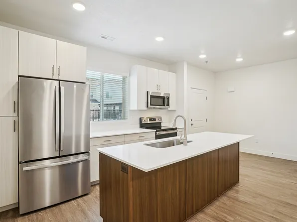 North Pointe Townhomes