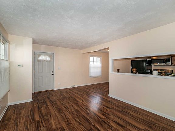 2nd image of 416 James Ct Unit B