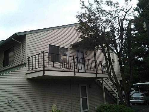 3rd image of 484 N Hayden Island Dr