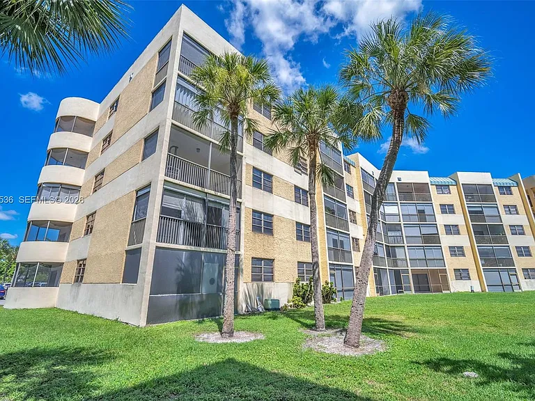 6575 W Oakland Park Blvd #218 — Photo 31