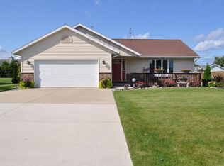 2614 White Fox Dr, Sheboygan, WI 53081
