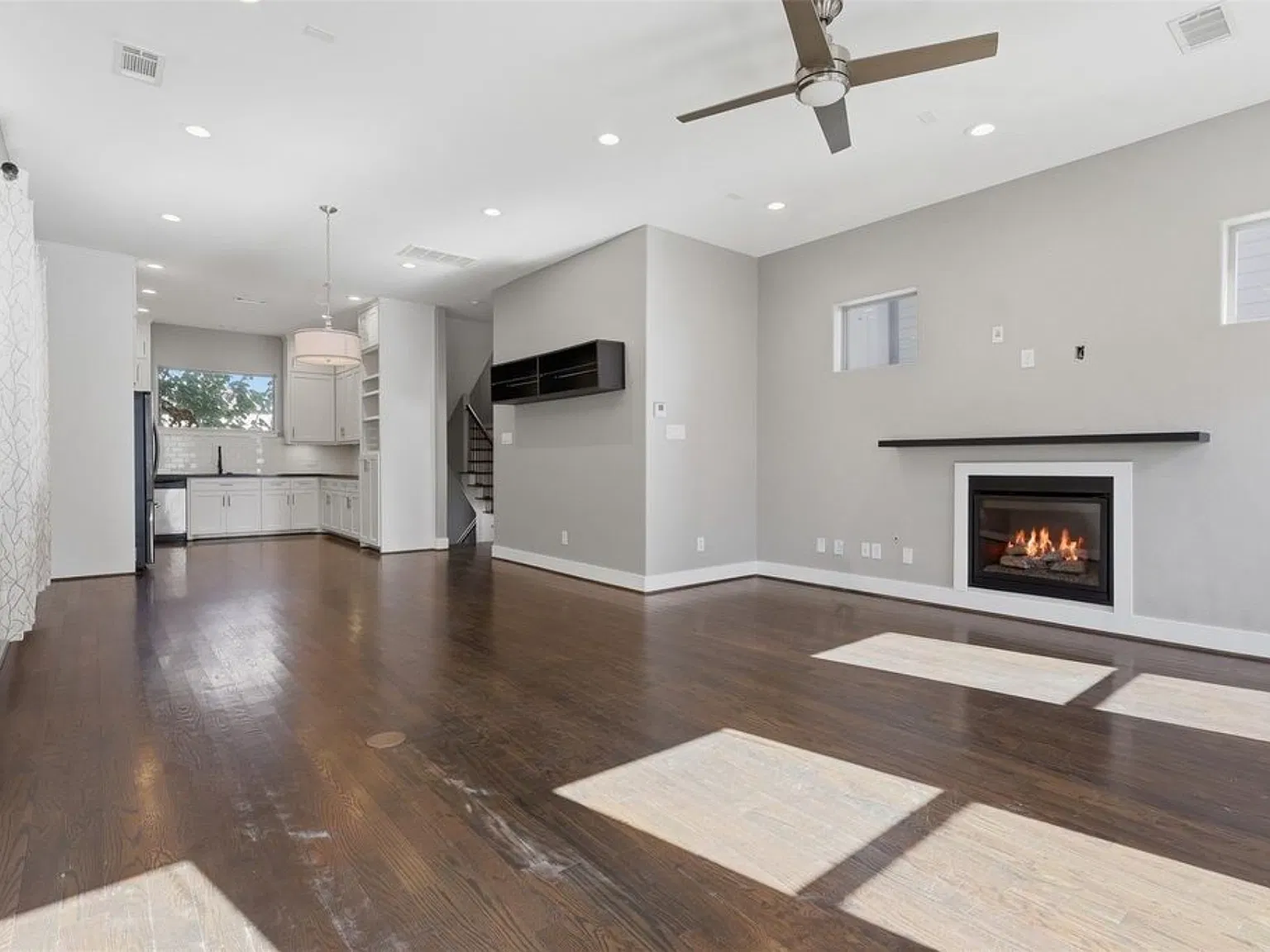 1 bed, 1900 sqft, $800 — Photo 4