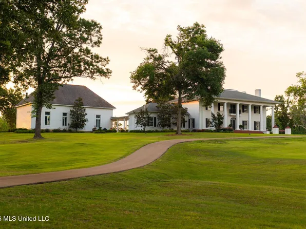 530 State Highway 15 N, Blue Mountain, MS 38610