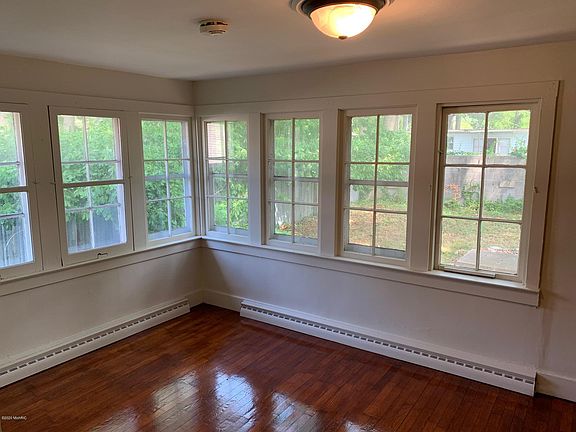 2nd image of 2346 W Sherman Blvd