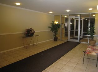 5510 Lincoln Ave #B-101, Morton Grove, IL 60053