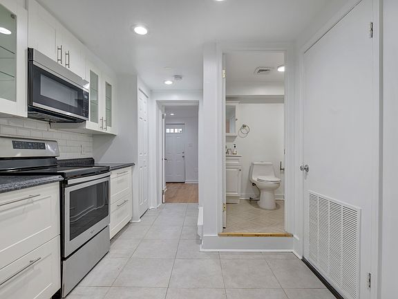 4th image of 1536 8th St NW #Eb