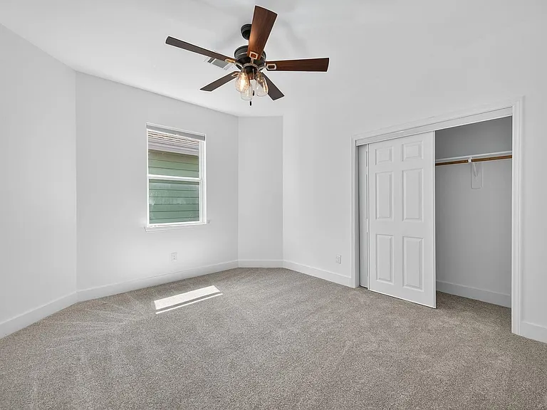 714 Zoe St — Photo 31
