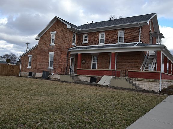 2nd image of 110-112 W Monument St