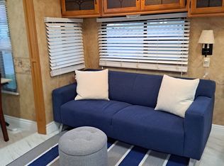 827 Deerwood Dr, San Jacinto, CA 92583