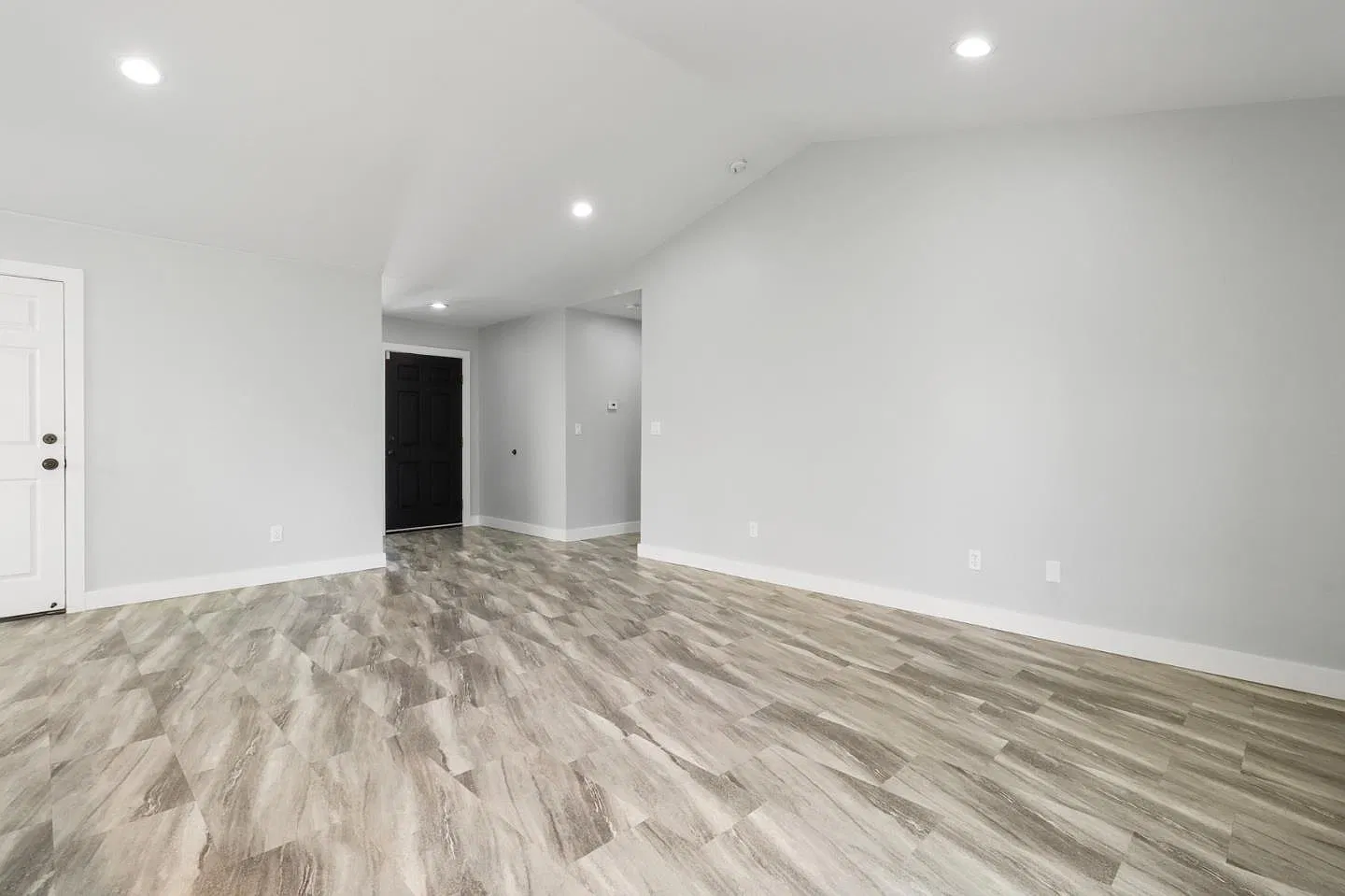 3 bed, 1400 sqft, $2,850 — Photo 4