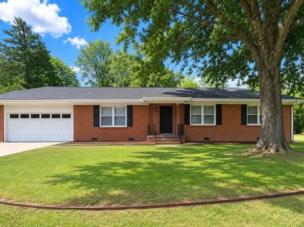 3271 Hubbard St, Paris, TX 75460