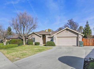 4630 W Manor Ct, Visalia, CA 93291