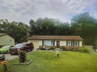 19 Colonial Dr, Hanover, PA 17331