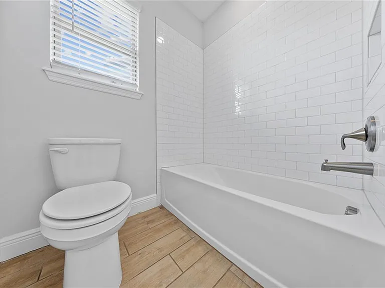 15537 Mango Isle St — Photo 72