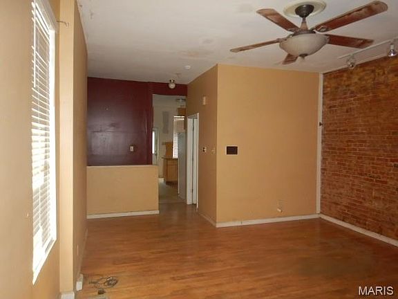 3rd image of 3412 Alberta St