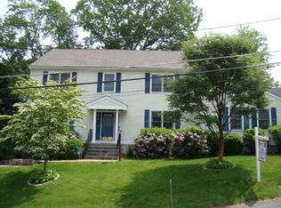 37 Edgemoor Ave, Wellesley, MA 02482