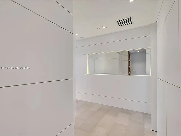 68 SE 6th St #3911 — Photo 30