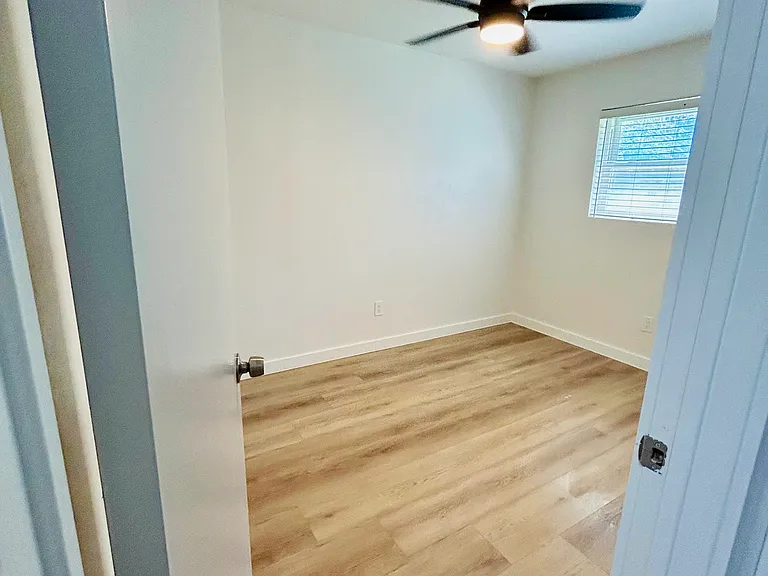 813 Panay Way Dr — Photo 21