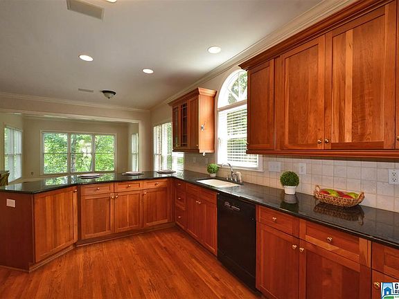 5th image of 2467 Huntington Glen Dr