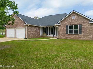 8132 Curry Rd, Biloxi, MS 39532