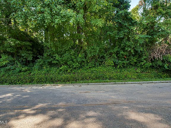 2nd image of Westbury Dr