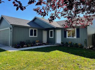 3238 SW Metolius Ave, Redmond, OR 97756