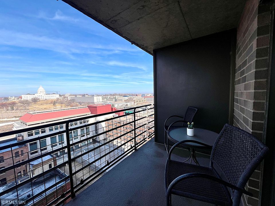 1st image of 26 10th St W Unit 1306