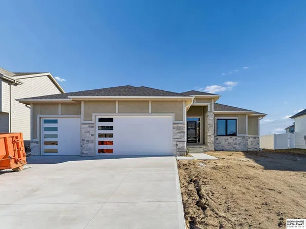 6307 N 209th St, Elkhorn, NE 68022