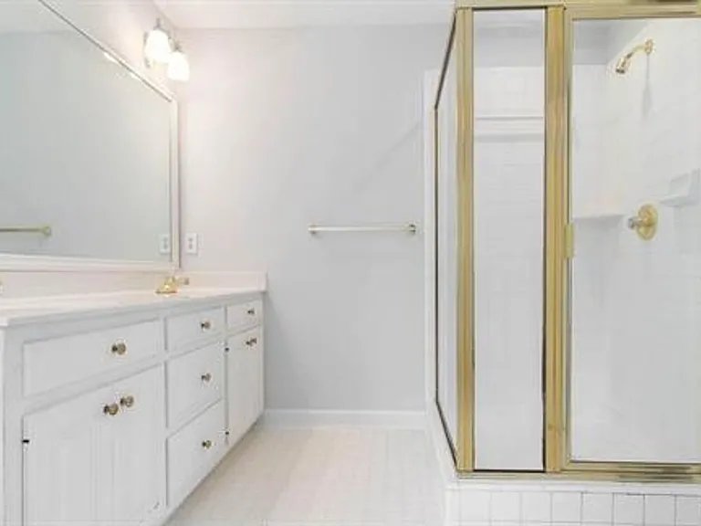 113 Ashton Ln — Photo 12
