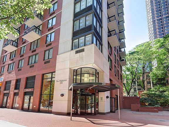 2nd image of 250 E 40th St APT 34F