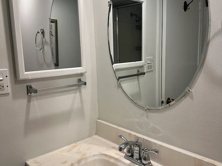 Main full bathroom