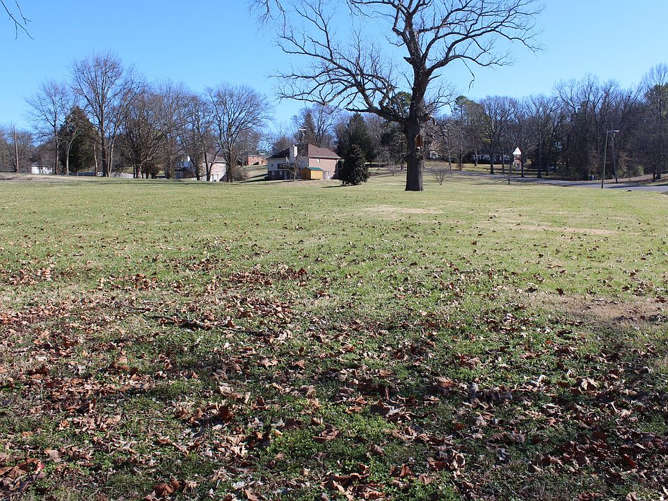 1st image of 820 S Dickerson Rd