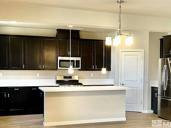 4th image of 765 Palomino Dr