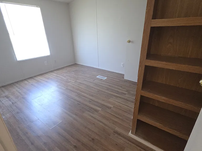 8444 Longhorn Dr — Photo 7