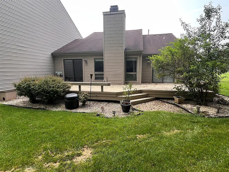 701 Charing Ct — Photo 3