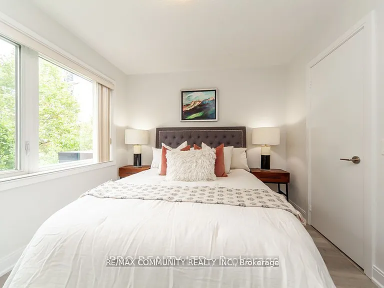 315 Village Green Sq #Townhouse 51 — Photo 23