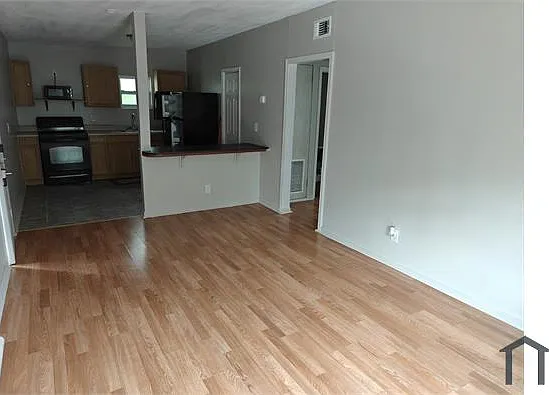 1418 Union St W — Photo 8