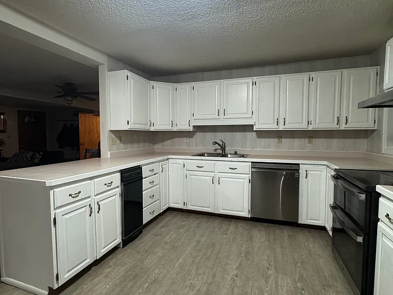 12831 Brandon St — Photo 7