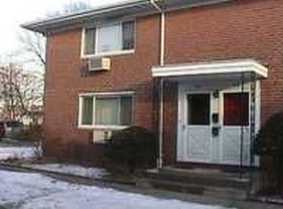 600 Fulton St APT 1A, Farmingdale, NY 11735