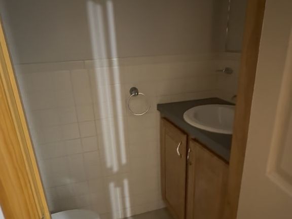 1st floor half bathroom