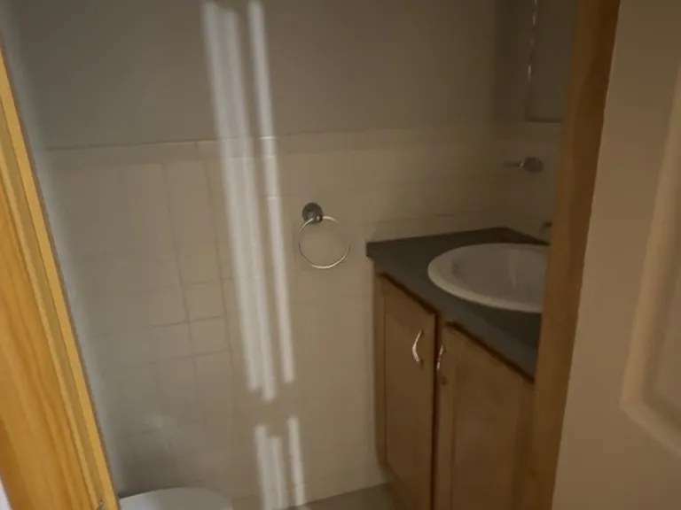 1st floor half bathroom