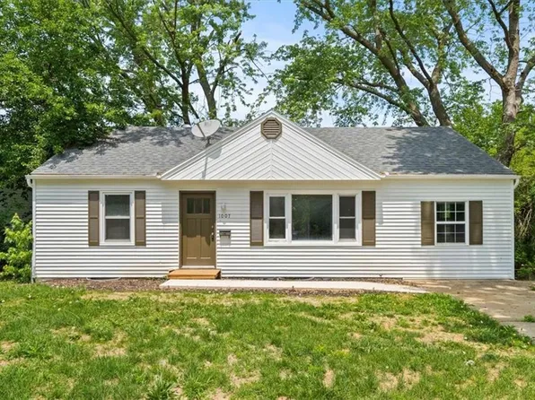 1007 Vest Dr, Warrensburg, MO 64093