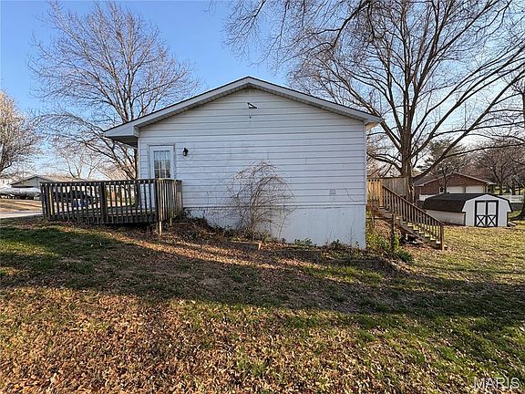 4th image of 412 Hawthorne Dr