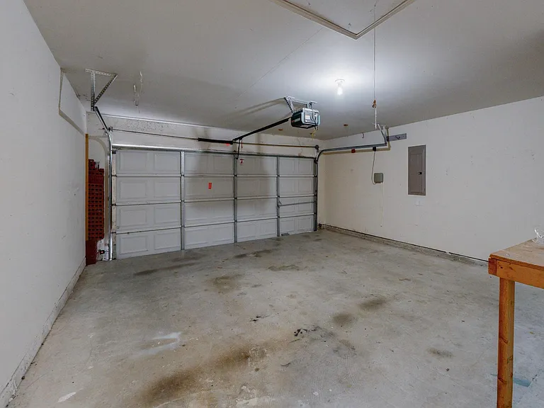 1065 Aviary — Photo 34
