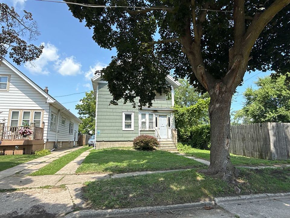 1st image of 912 40th Pl