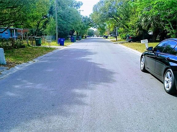 3rd image of 10922 Annette Ave