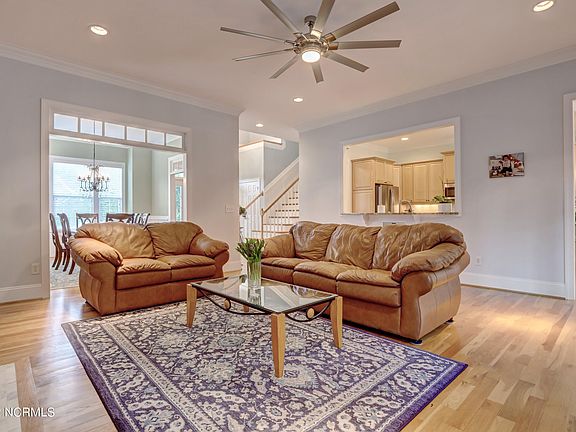 2nd image of 436 Marsh Oaks Dr